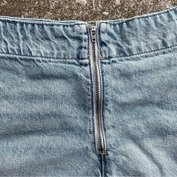 We The Free | Light Wash Distressed Denim Emmy Skort - Picture 8 of 11